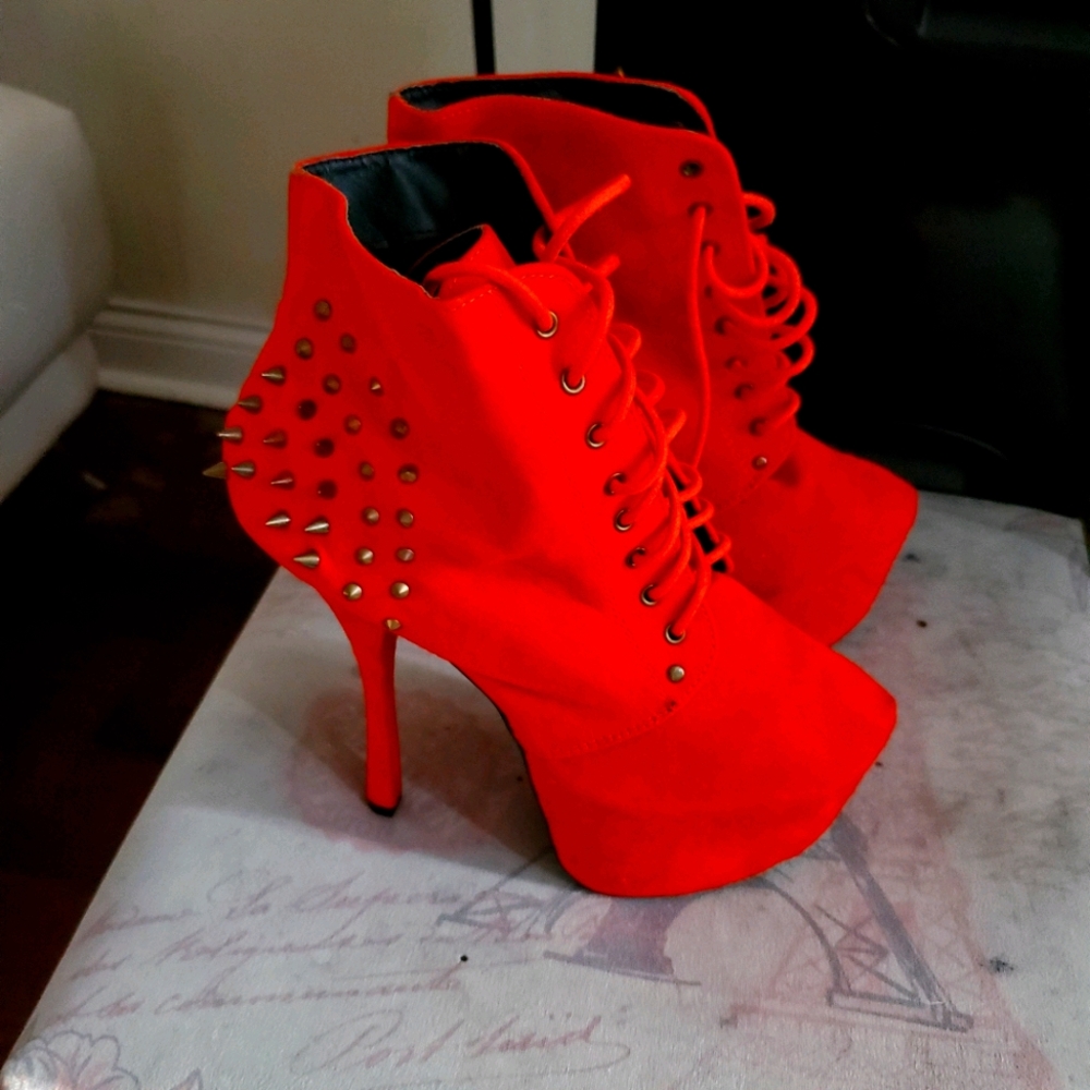 Lace up heeled boots